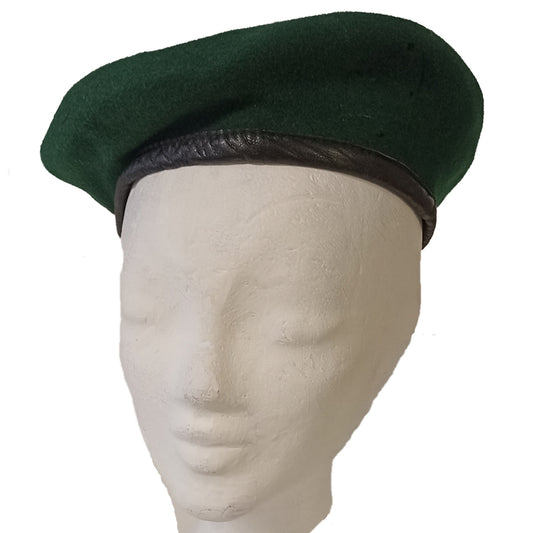 Bundeswehr Bartett in Jägergrün gebraucht